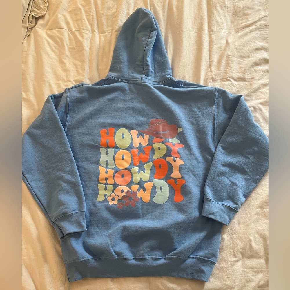 NWOT Gildan Hoodie size M
